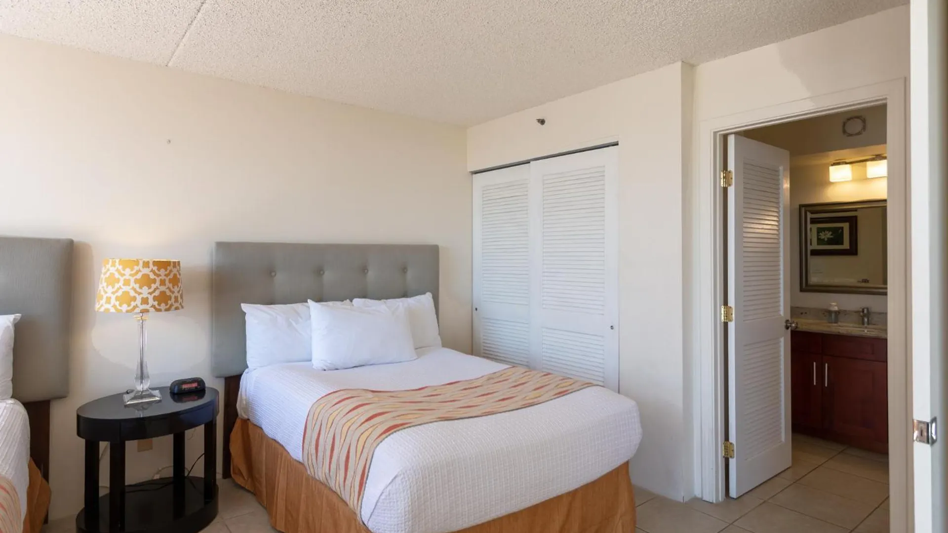 Comfy Suite With Full Kitchen, Dining For 4 & Flexible Sleeping Options 檀香山 公寓