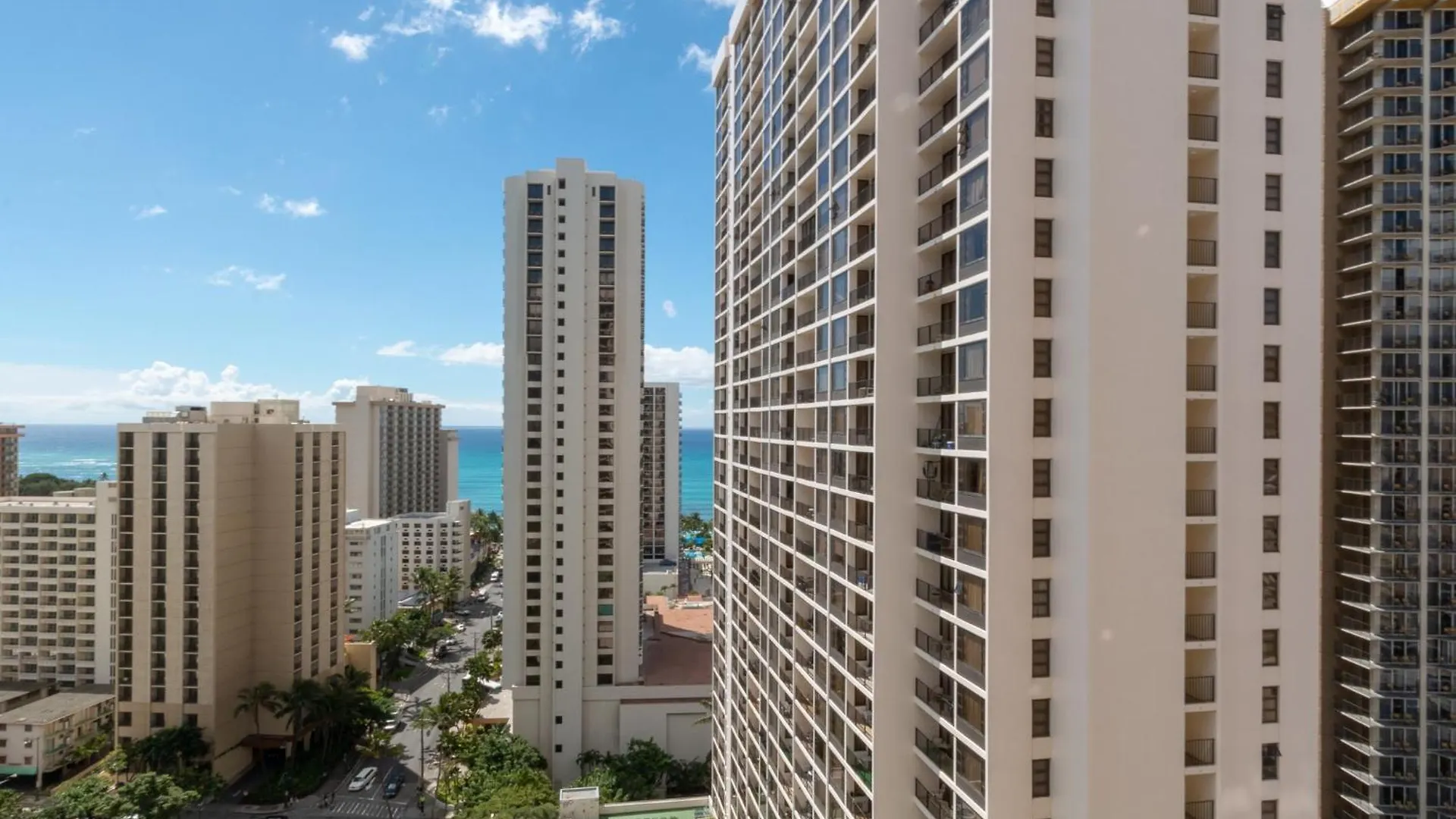 Comfy Suite With Full Kitchen, Dining For 4 & Flexible Sleeping Options Honolulu 0*,  ABD