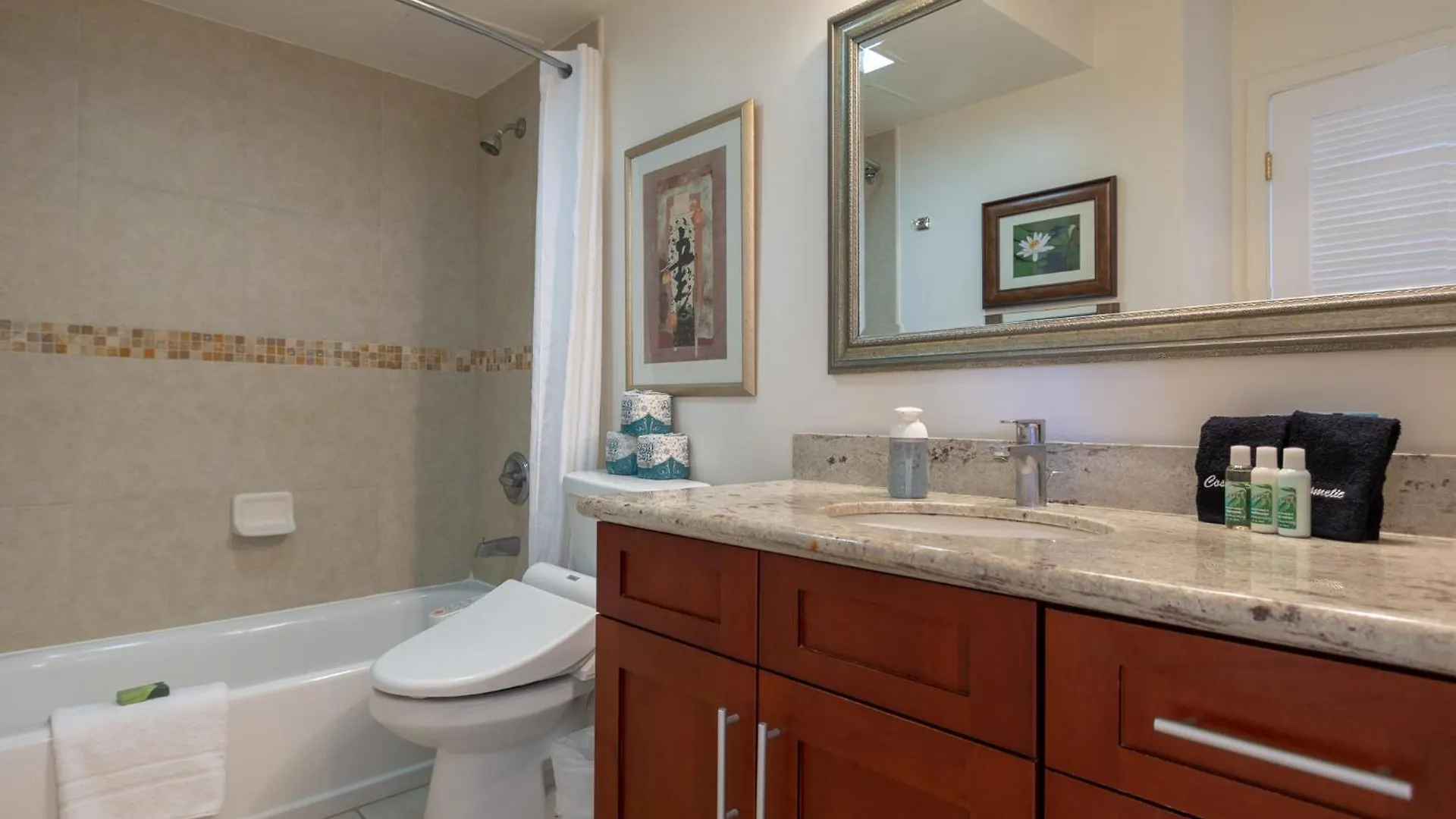 Comfy Suite With Full Kitchen, Dining For 4 & Flexible Sleeping Options Honolulu Daire